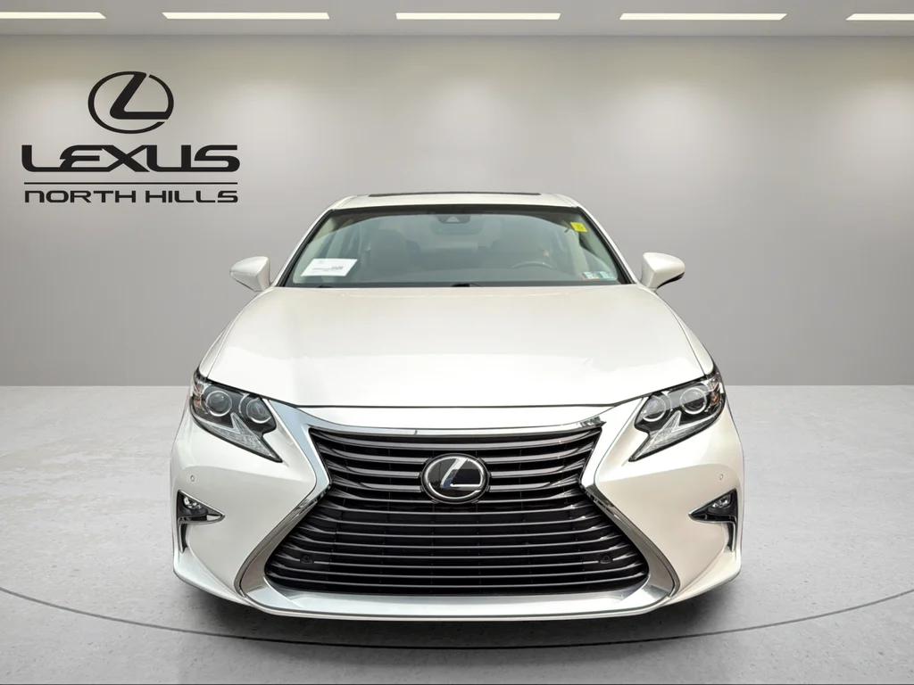 Used 2016 White Lexus 350 image 2