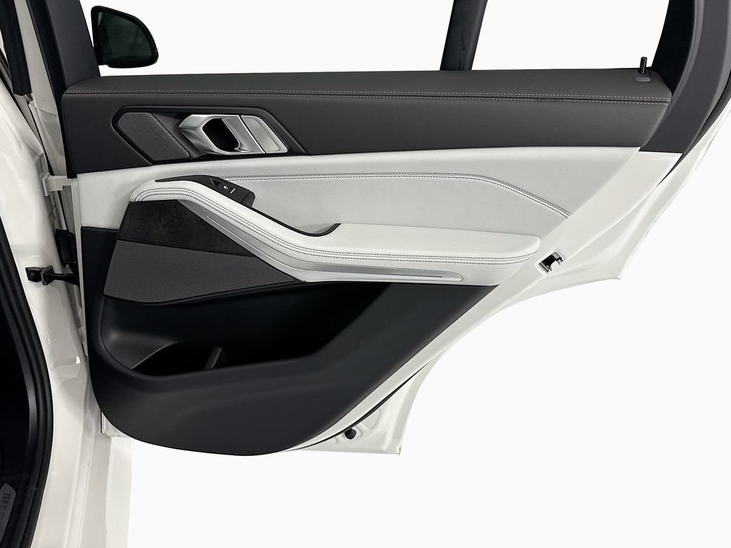 New 2026 Alpine White BMW sDrive40i image 26