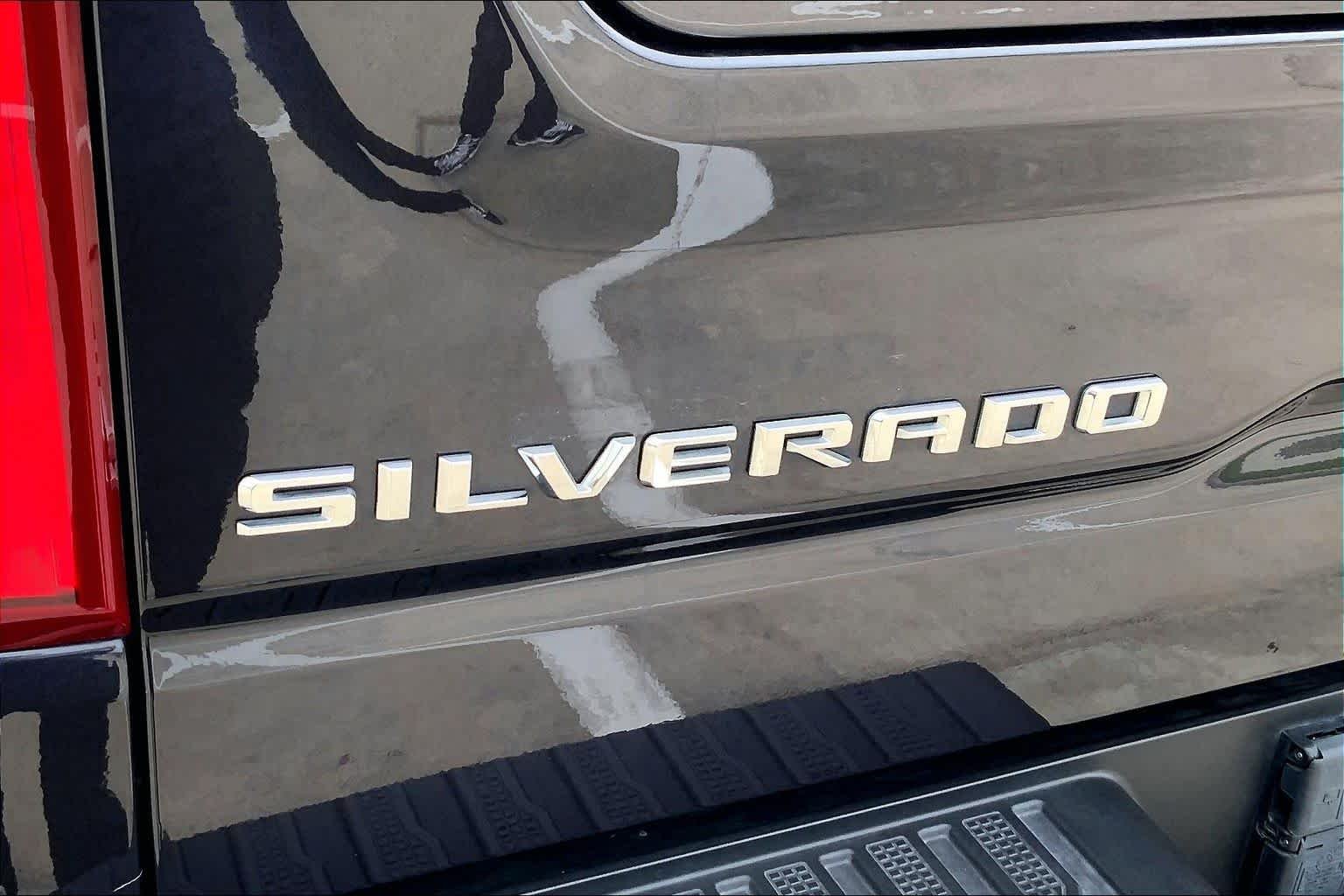 Used 2024 Dark Ash Metallic Chevrolet LTZ image 9