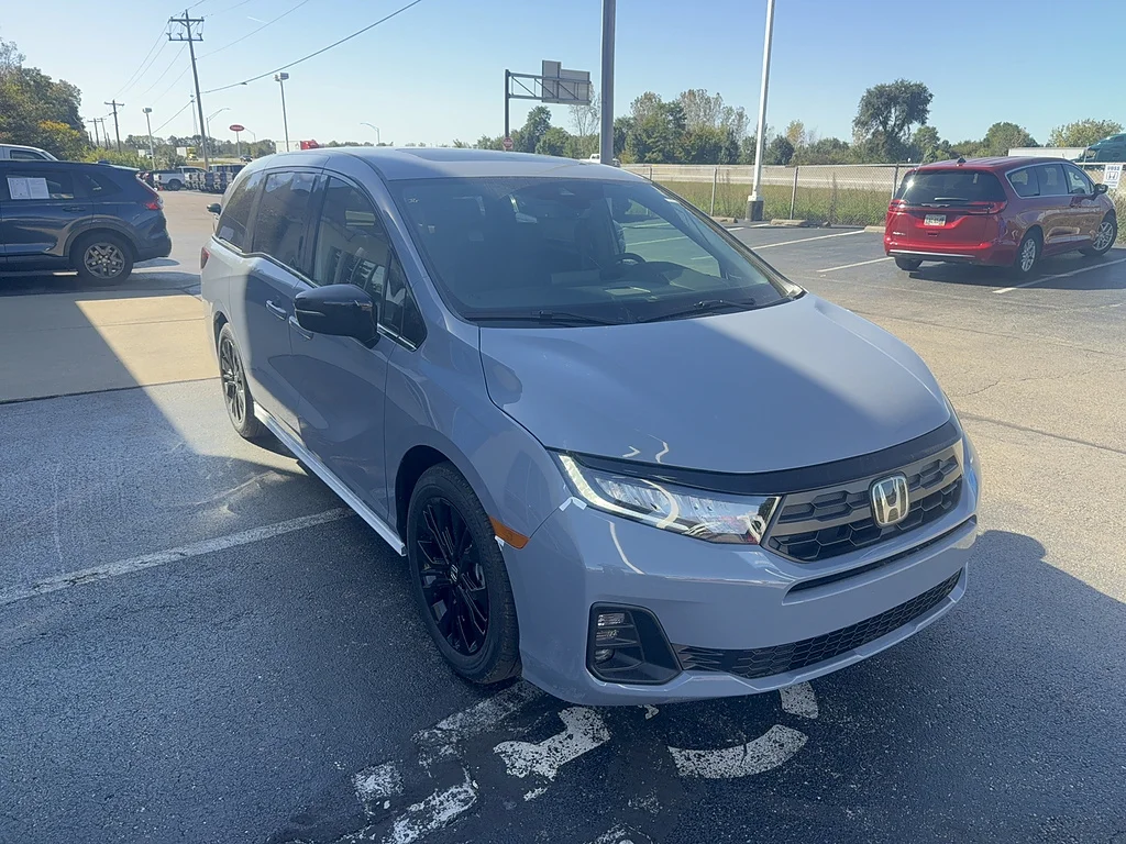 New 2027 Sonic Gray Pearl Honda Sport-L image 3