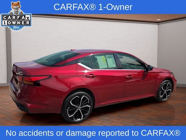 Used 2024 Scarlet Nissan 2.5 SR image 2