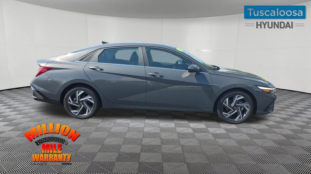 Certified Used 2025 Gray Hyundai SEL Convenience image 9