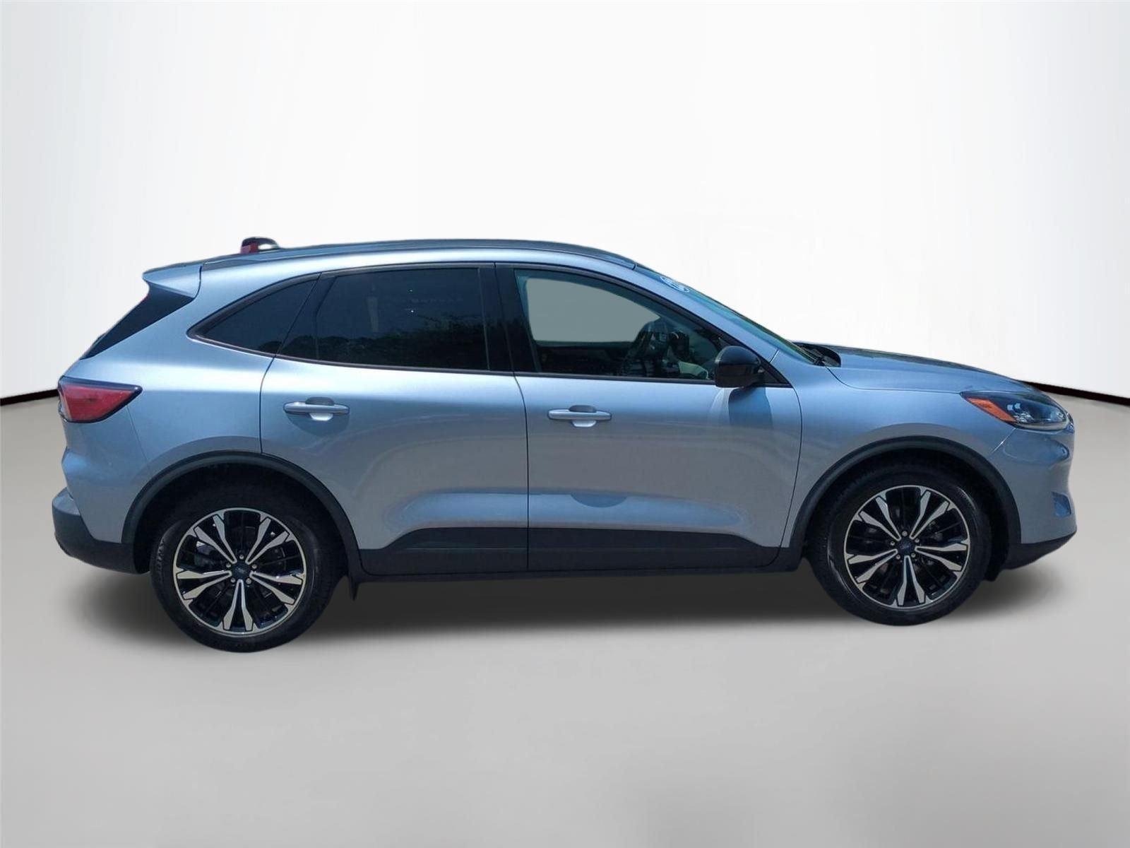 Used 2022 Iced Blue Silver Ford SE image 6