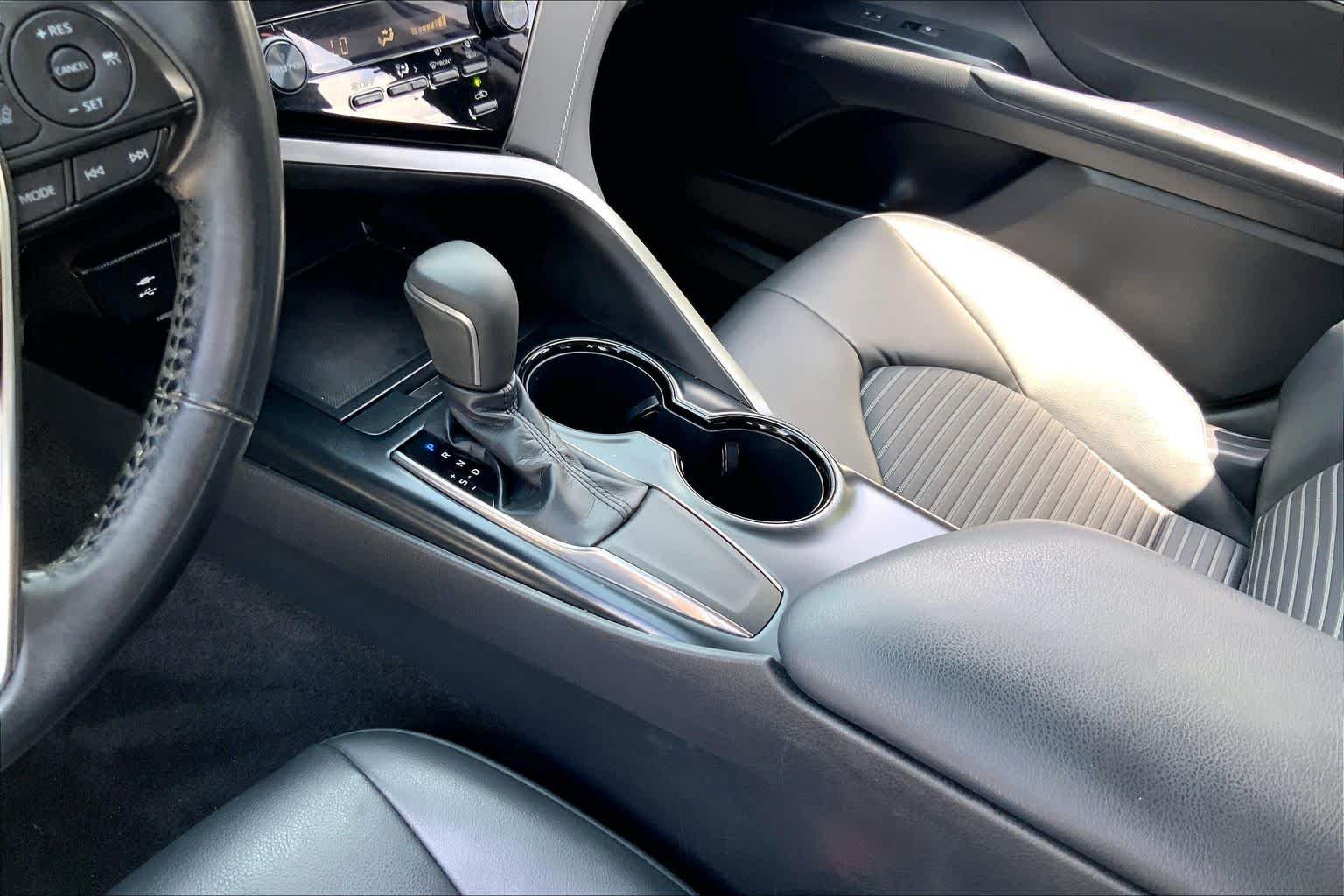 Used 2019 Super White Toyota SE image 16