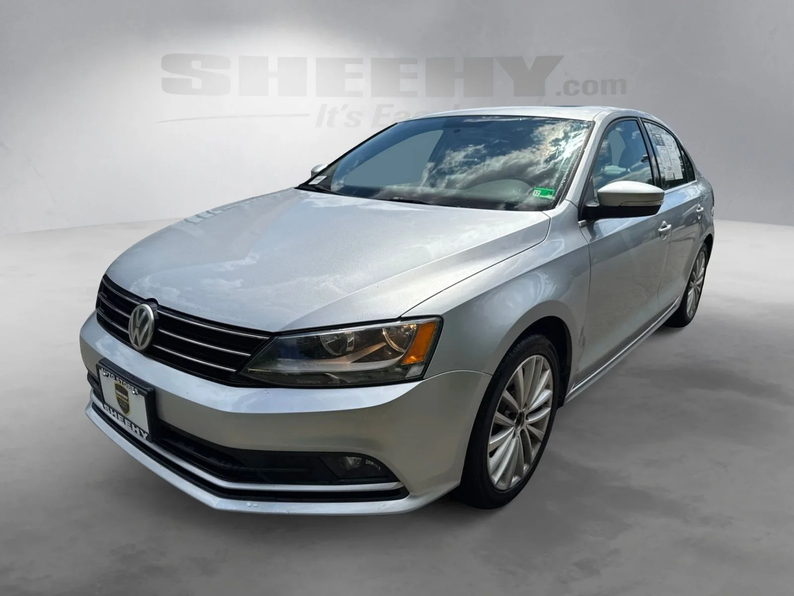 Used 2015  Volkswagen 1.8T SE image 13
