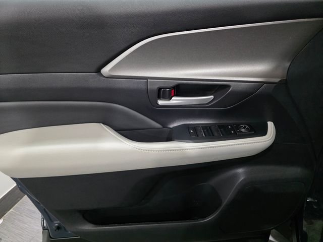 Used 2026 White Toyota XLE image 10