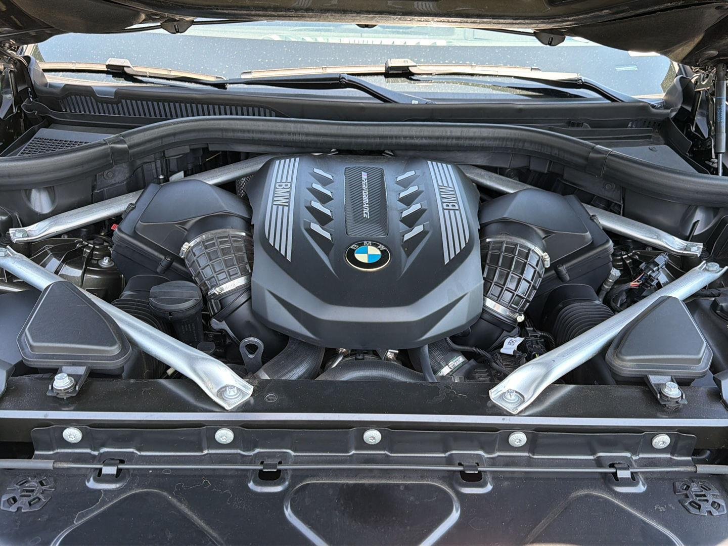 Used 2023 Manhattan Green Metallic BMW M50i image 36