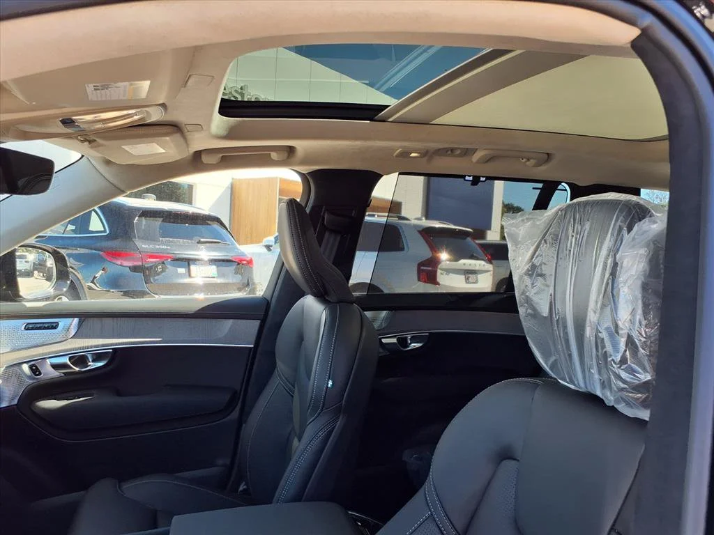 New 2027 Onyx Black Volvo Ultra Dark Theme image 12