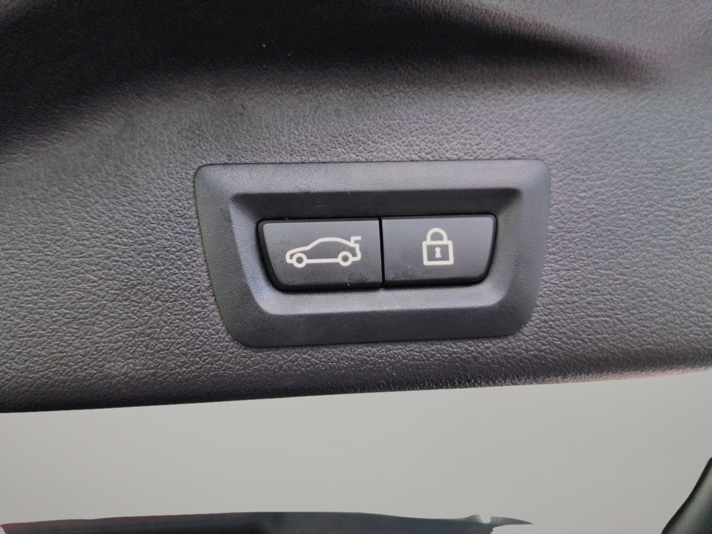Used 2021 Phytonic Blue Metallic BMW sDrive40i image 11