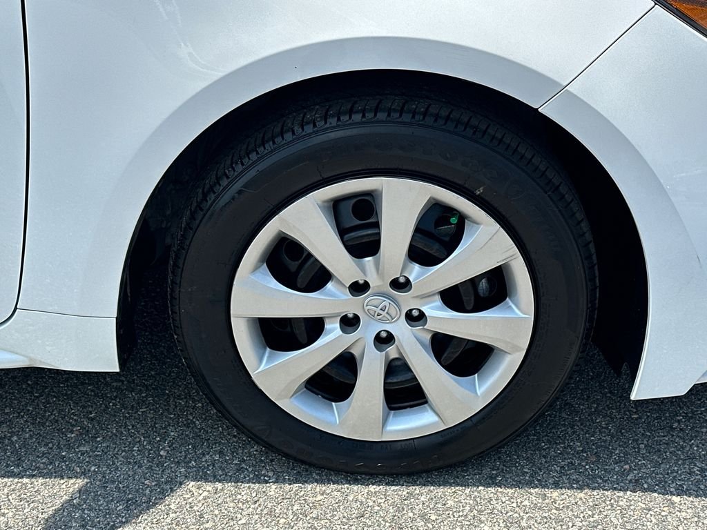 Used 2025 White Toyota LE image 12