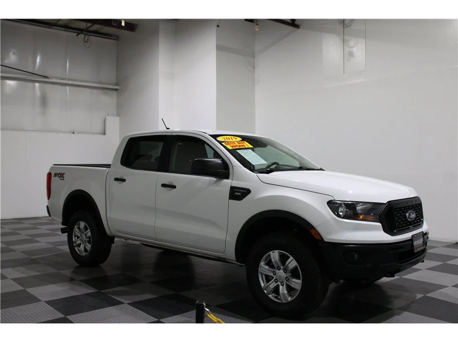 Used 2019 White Ford XL Pickup 4D 5 ft image 1