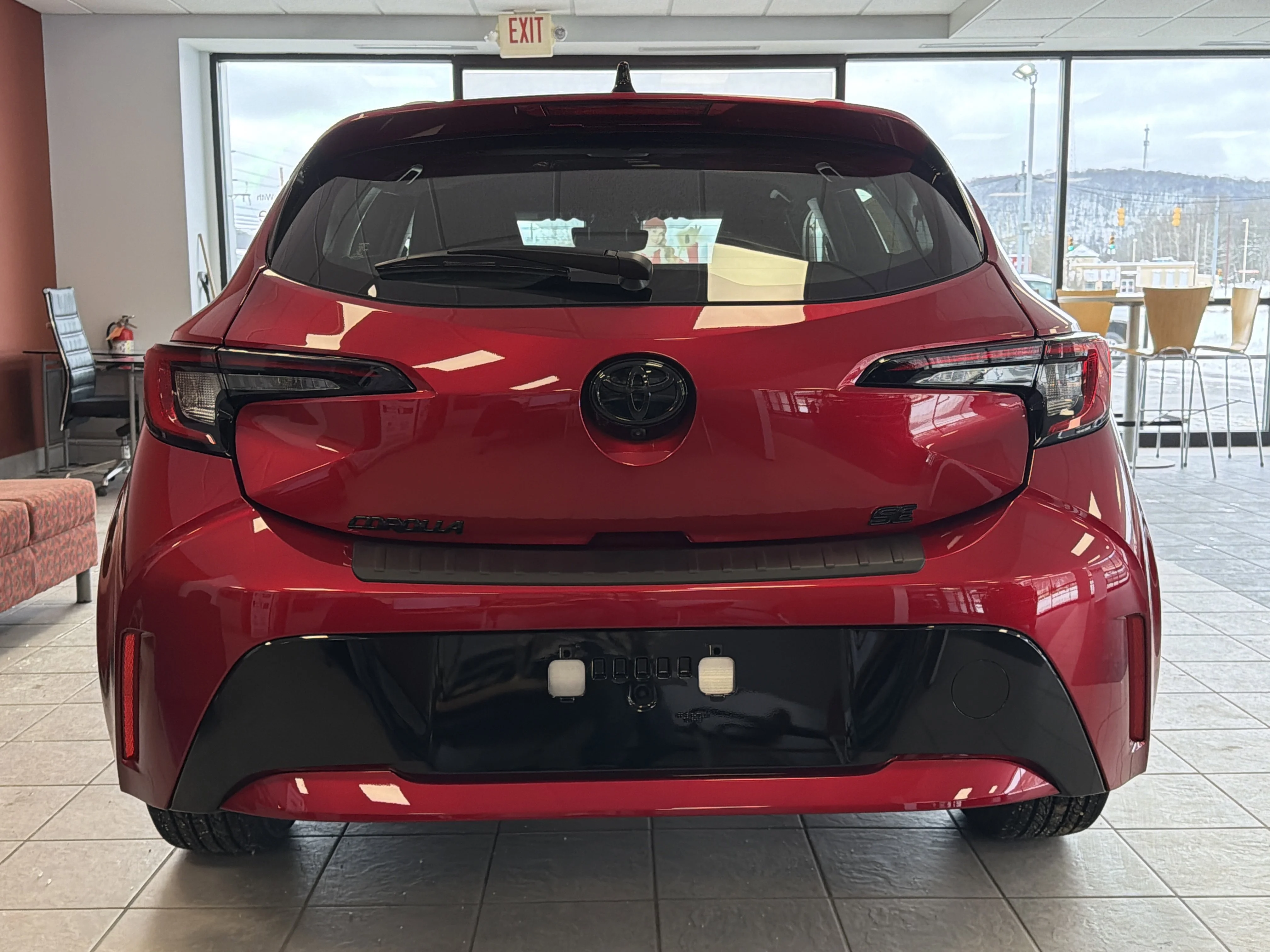 2026 Toyota Corolla Hatchback SE - Photo 8