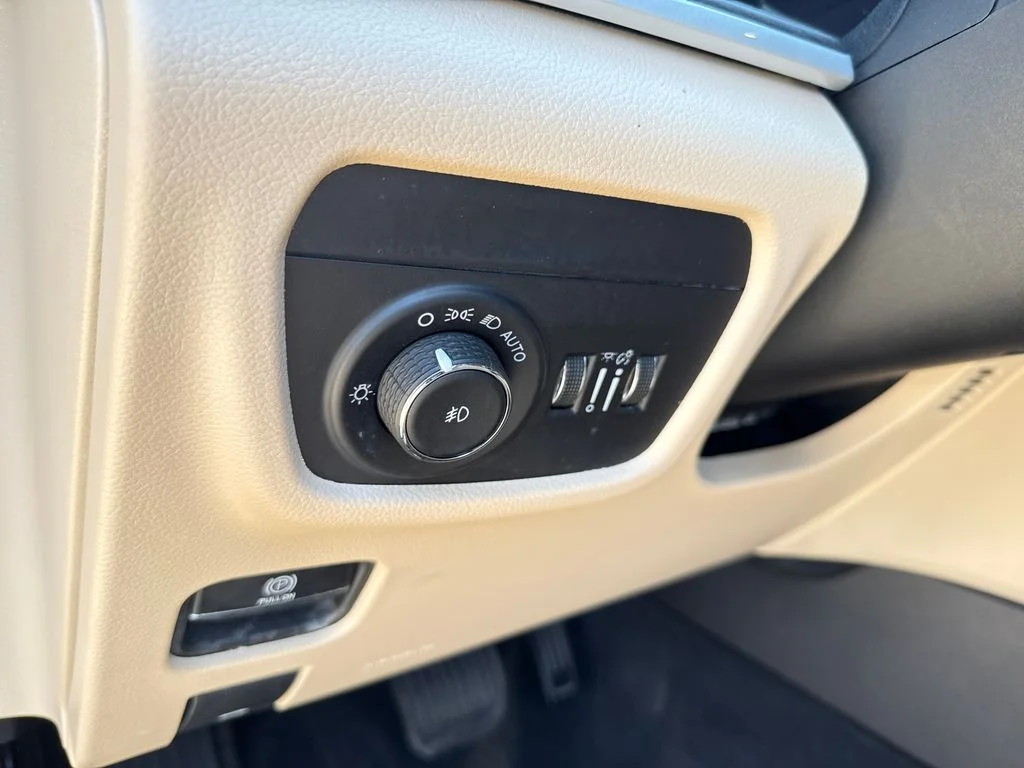 Used 2023 Black Jeep Limited image 15