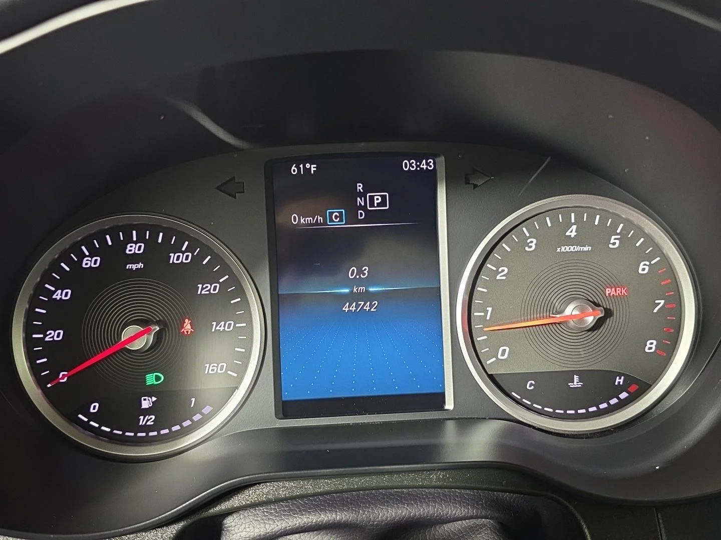 Used 2022 Polar White Mercedes-Benz GLC 300 image 26