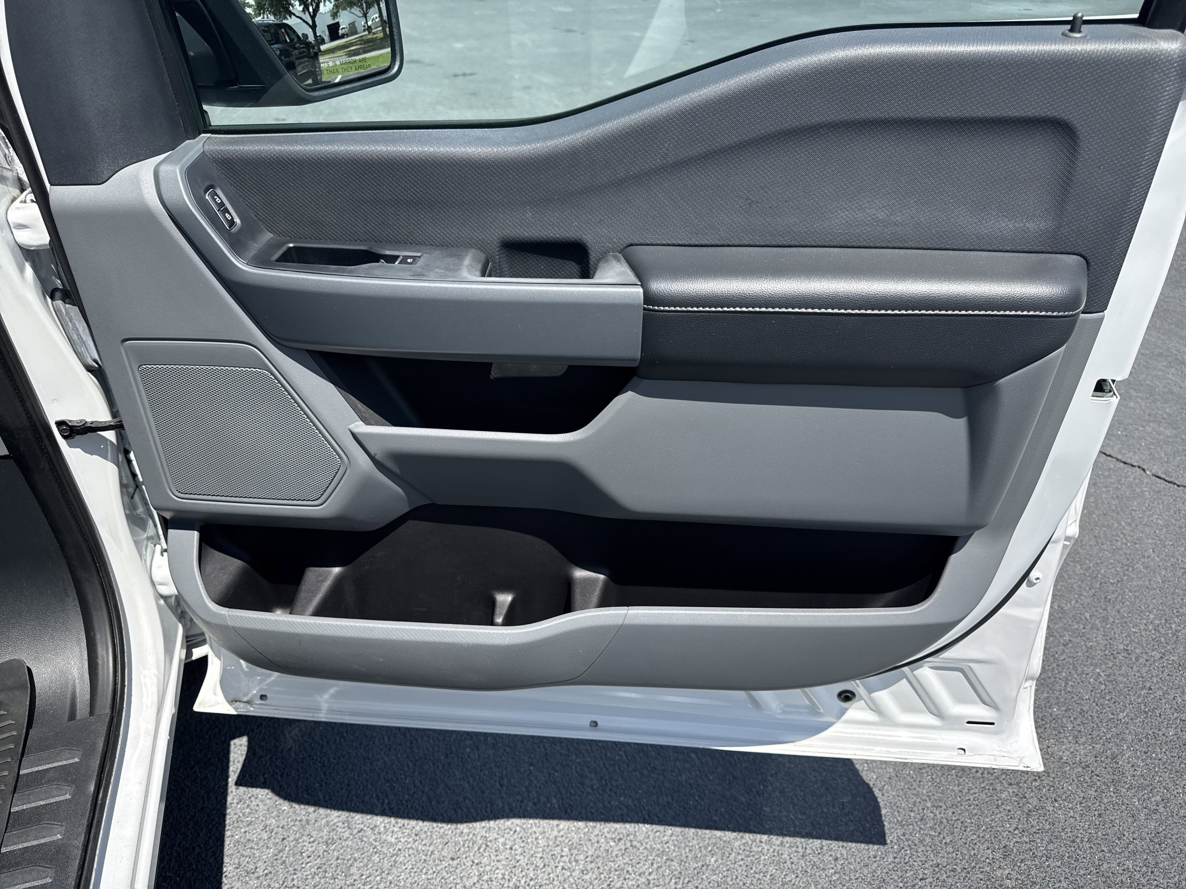 Used 2023 Oxford White Ford XLT image 35