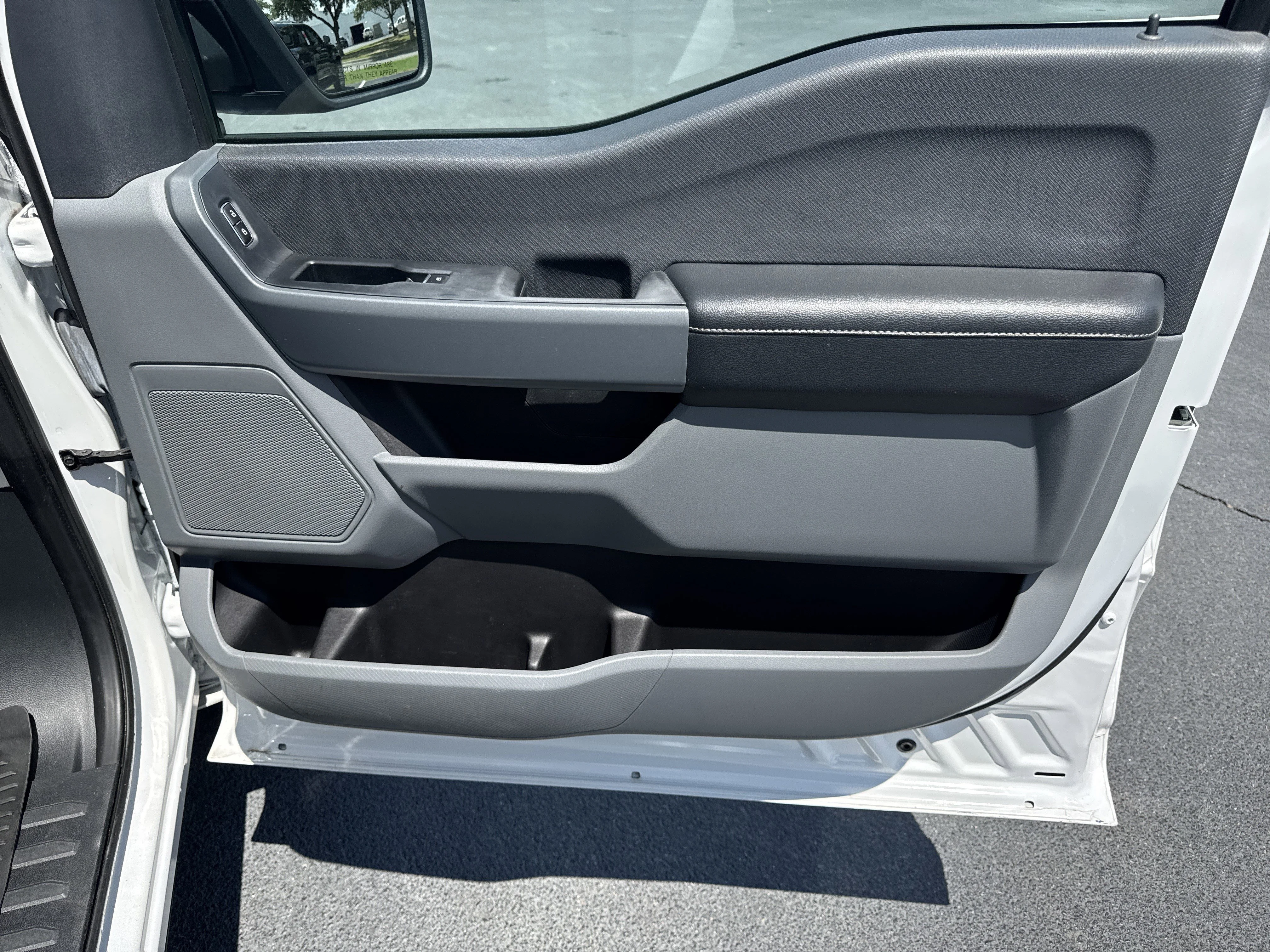Used 2023 Oxford White Ford XLT image 35