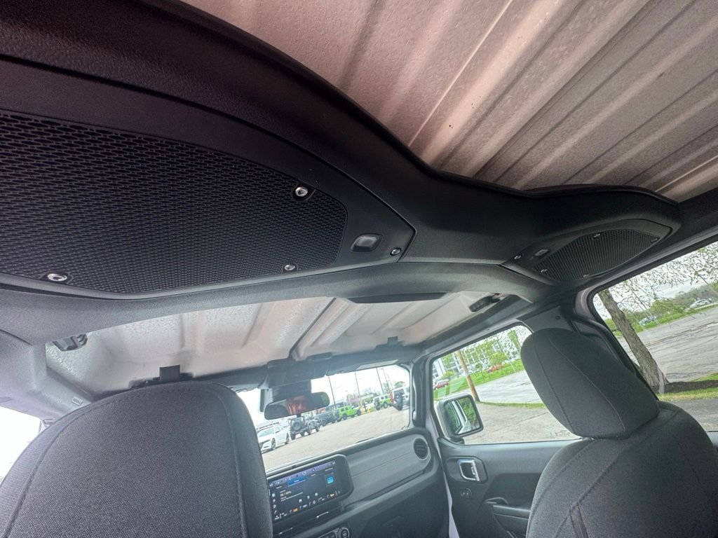 Used 2024 White Jeep Sport image 35