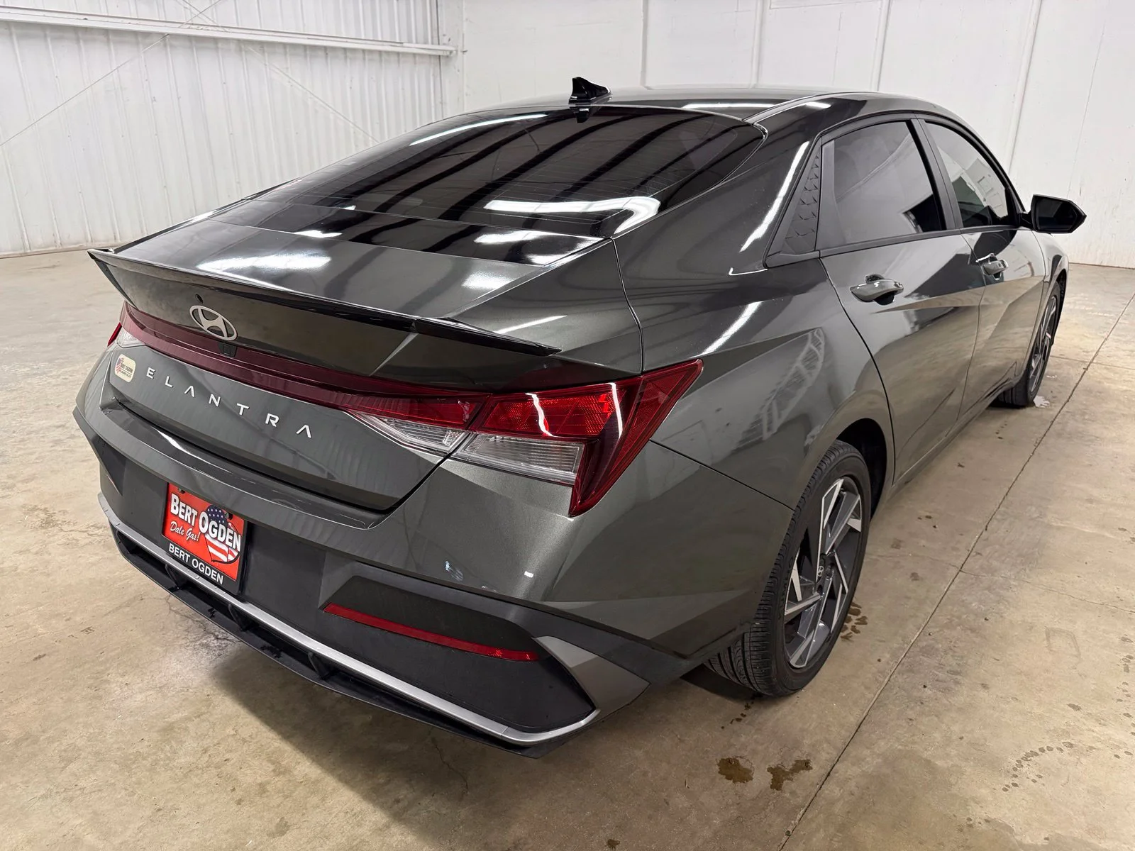 Used 2025 Gray Hyundai SEL Sport image 5
