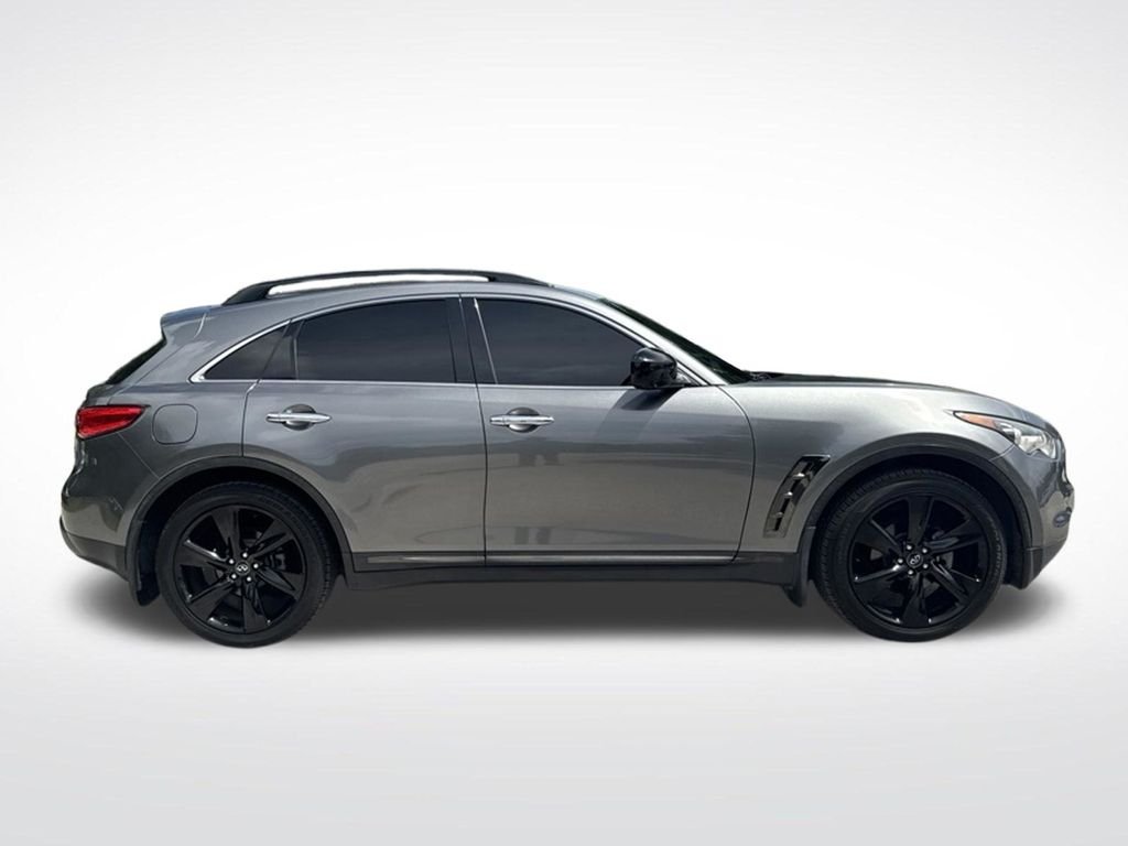 Used 2017 Gray INFINITI Base image 4