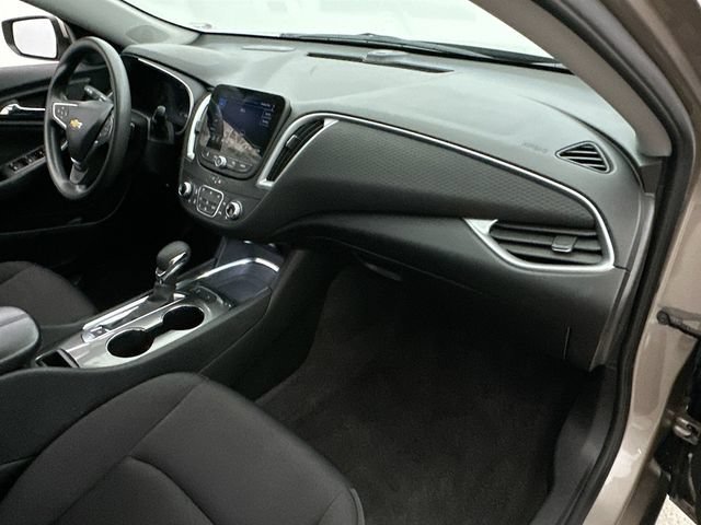 2025 Chevrolet Malibu 1LT - Photo 13