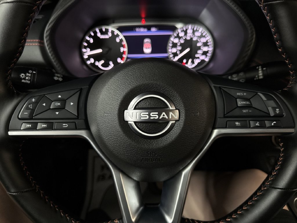 Used 2025 Aspen White Nissan SR image 20