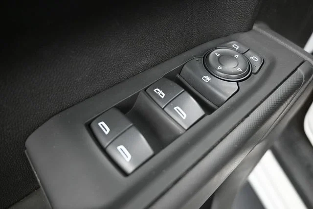 Used 2022 White Chevrolet Custom image 16
