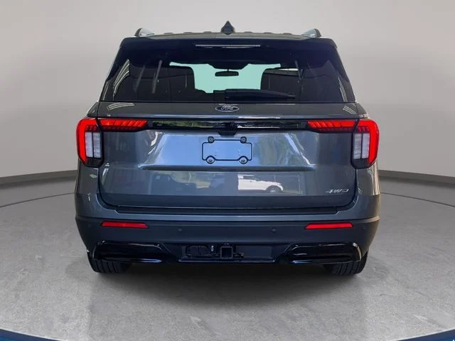 Used 2025 Gray Ford ST-Line image 7