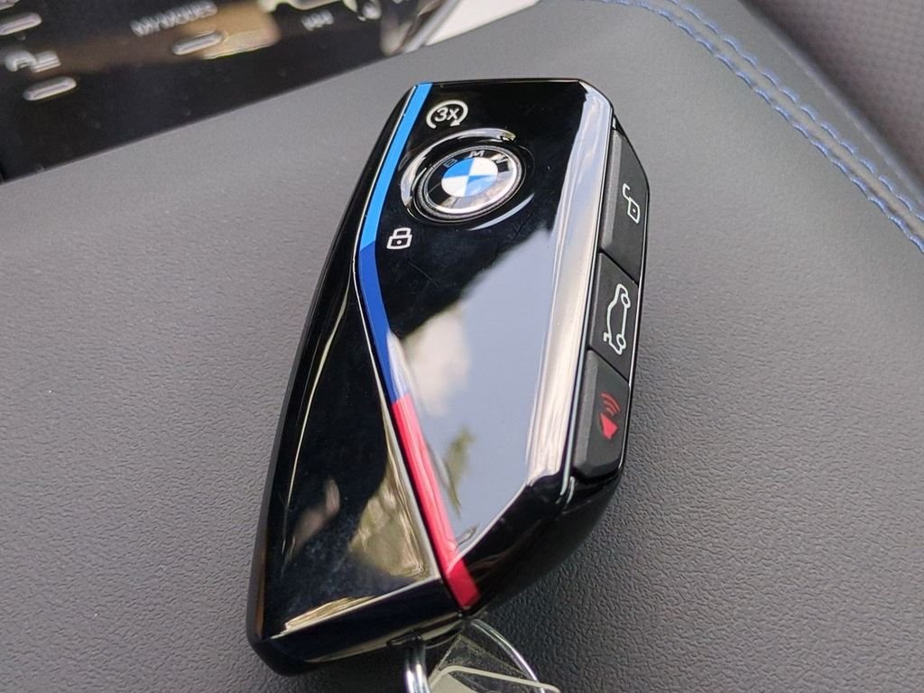 New 2026 Brooklyn Grey Metallic BMW M50 xDrive image 30