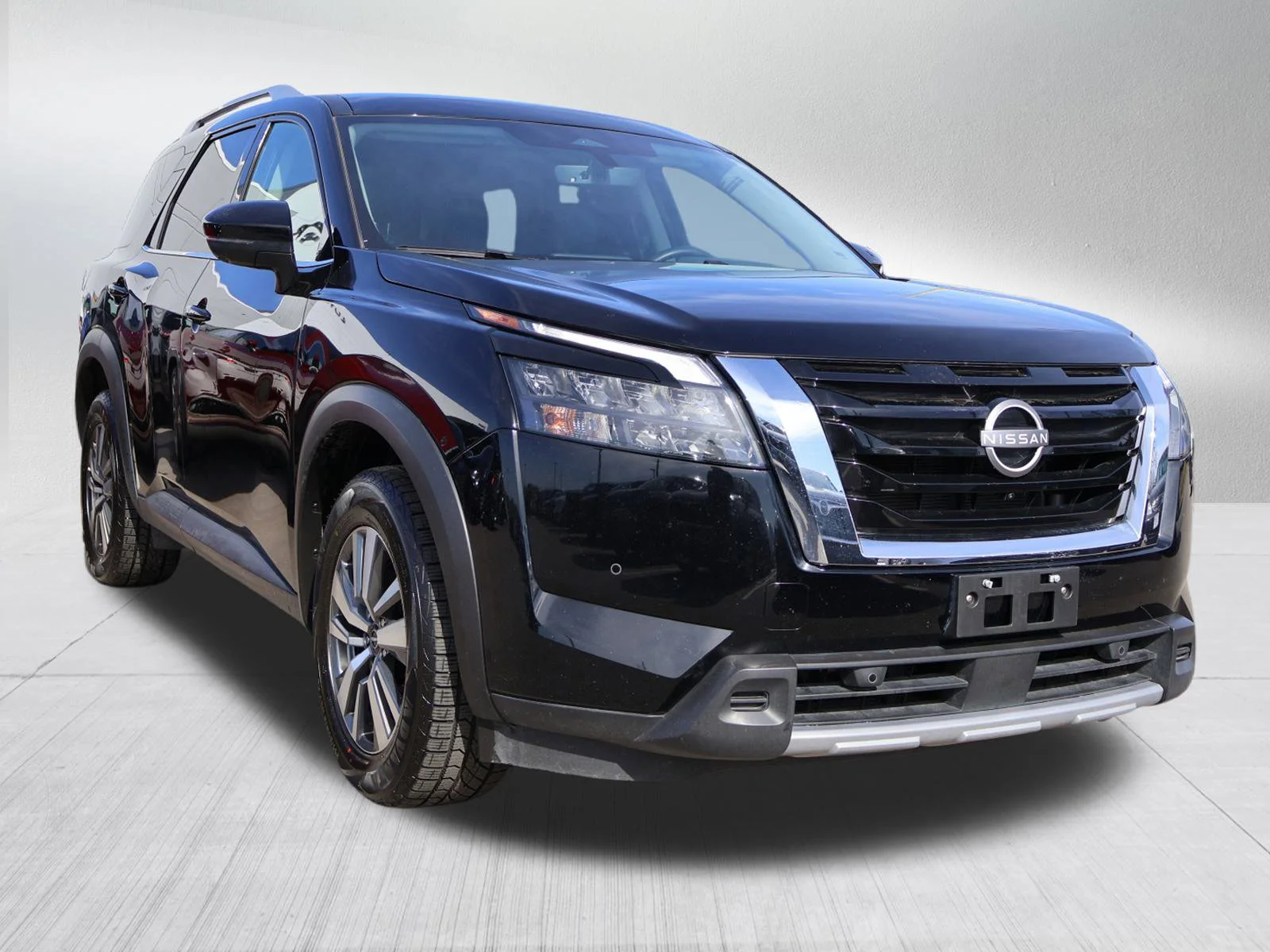 2025 Nissan Pathfinder SL 4WD's photo