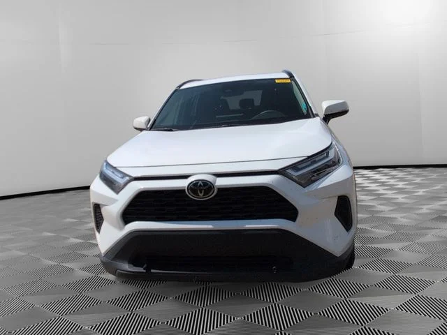 Used 2025 White Toyota XLE image 2