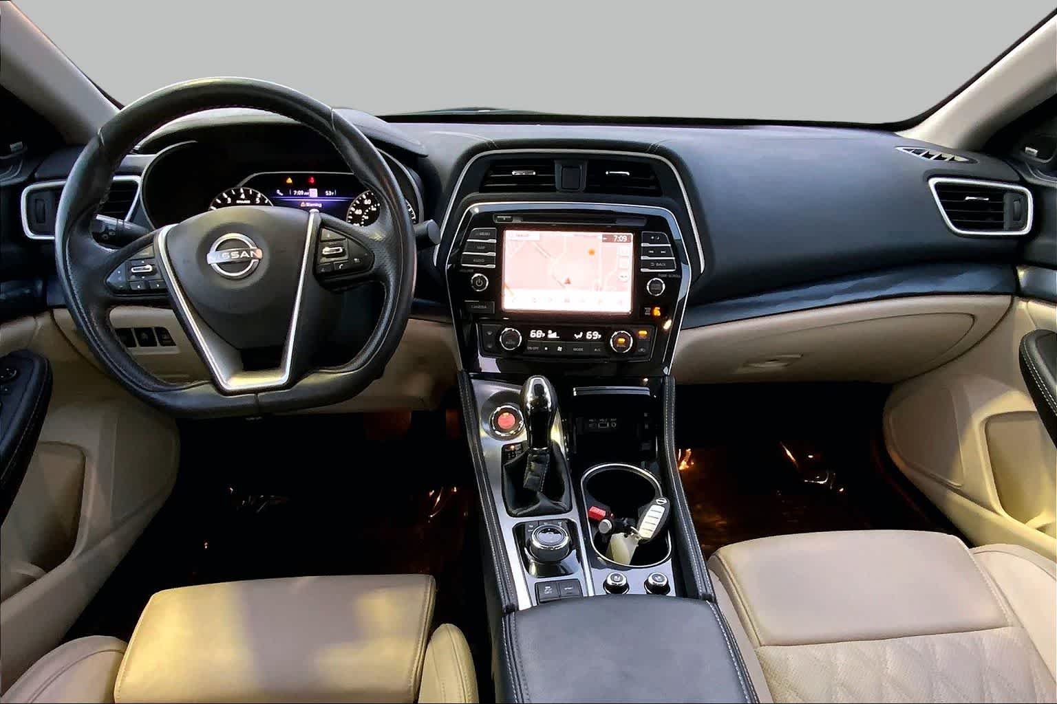 Used 2023 Pearl White Tricoat Nissan Platinum image 15
