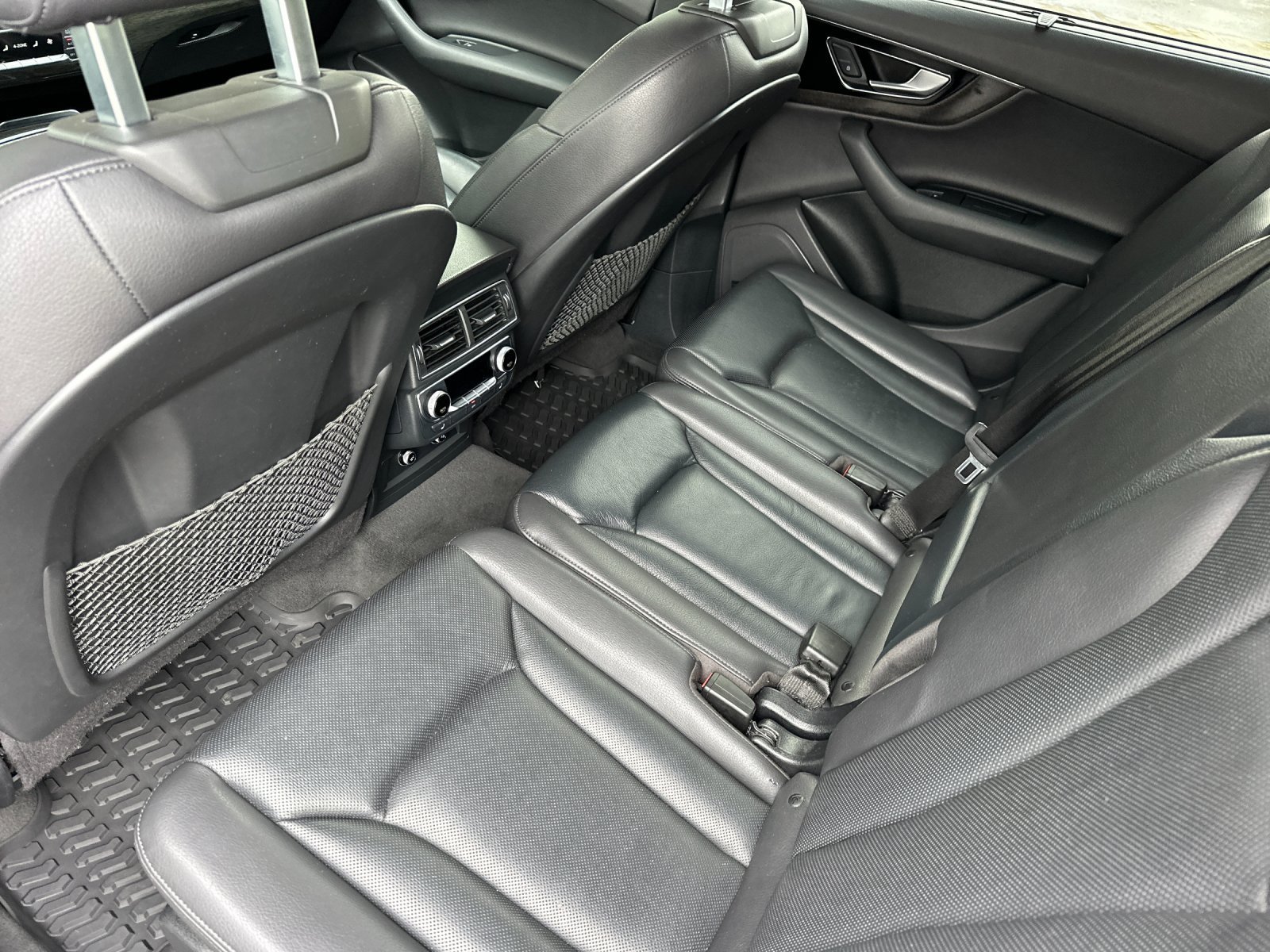 Used 2019  Audi 55 Prestige image 12
