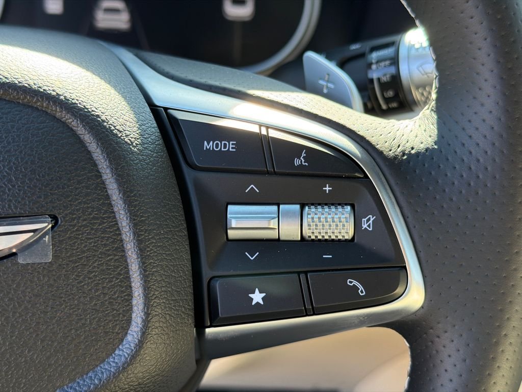 2026 GENESIS G70 Standard - Photo 25
