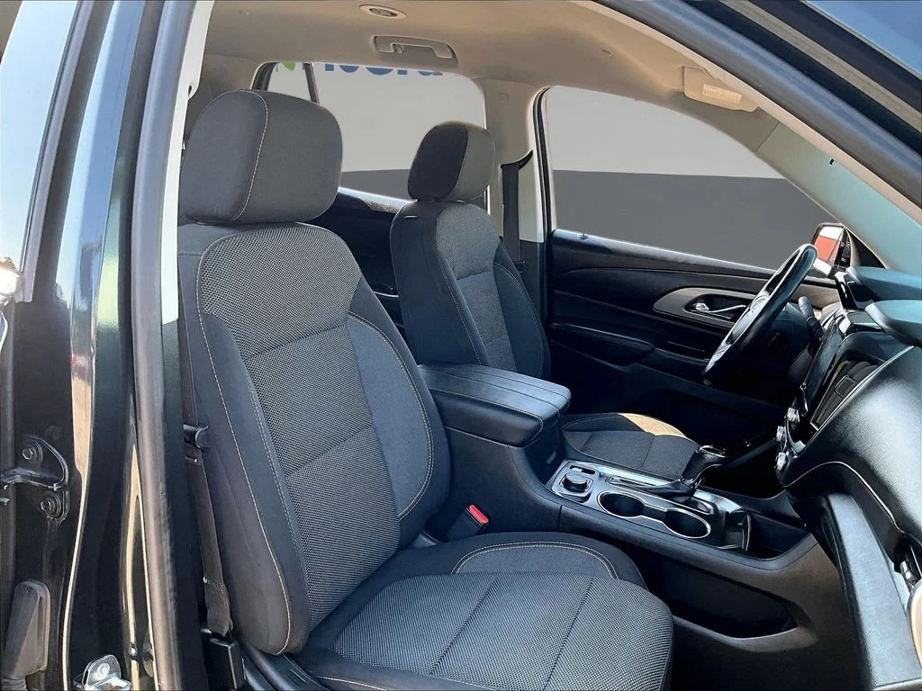 Used 2018 Gray Chevrolet LT image 34