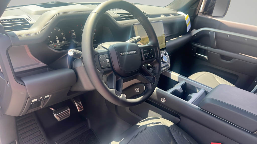 New 2026 White Land Rover V8 image 4