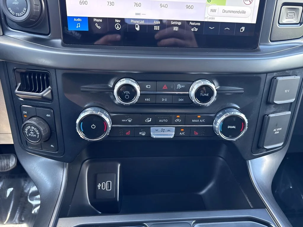 Used 2025 White Ford Tremor image 22