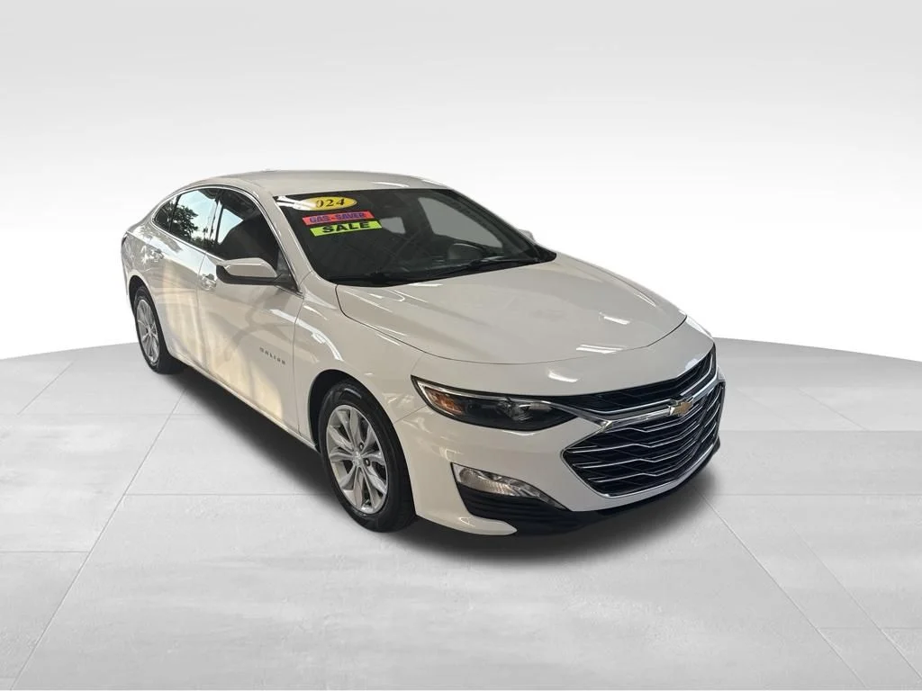Used 2024 White Chevrolet LT image 8