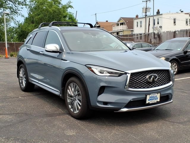 Used 2025 Gray INFINITI LUXE image 4