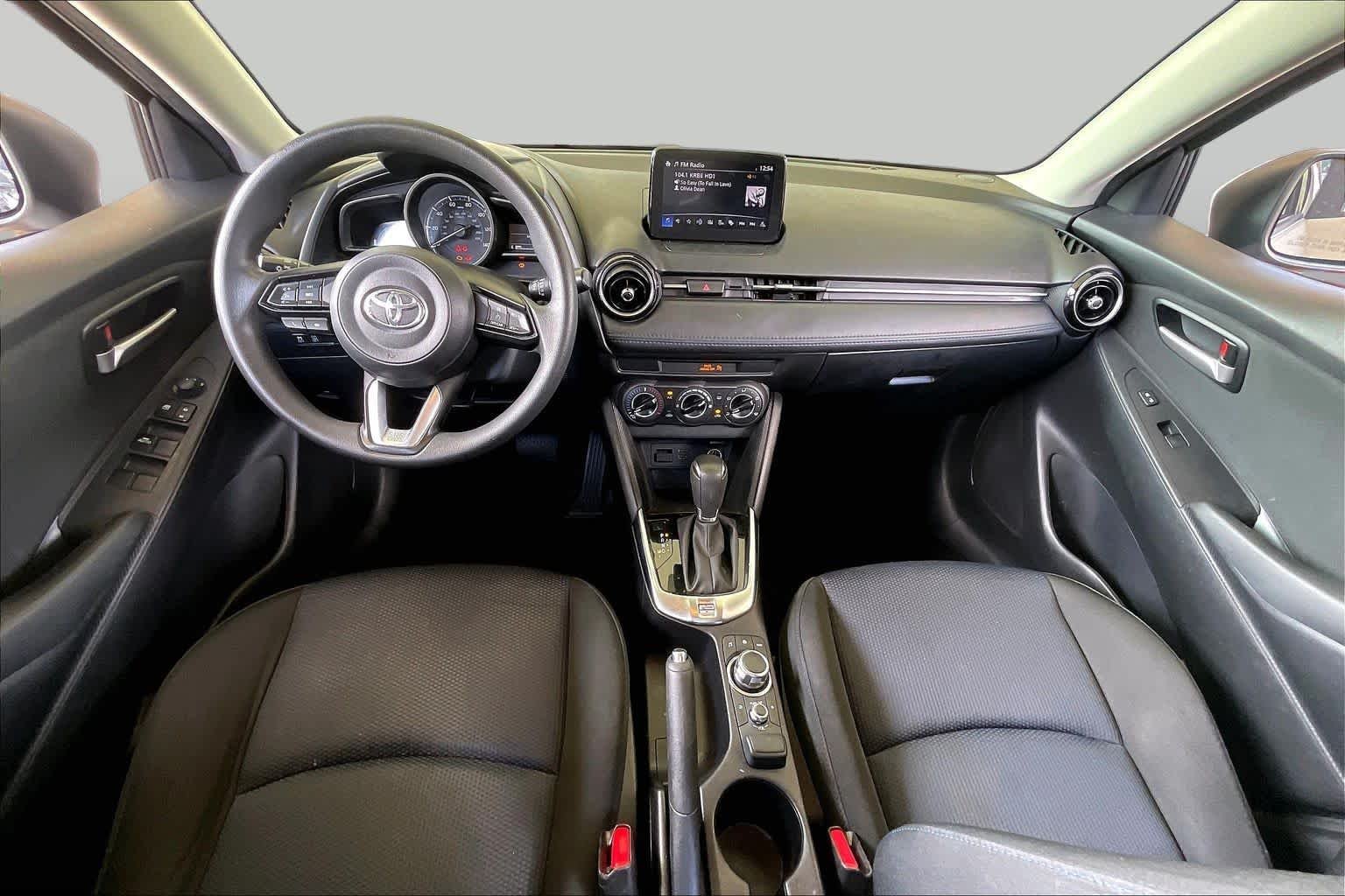 Used 2019 Icicle Toyota LE image 13