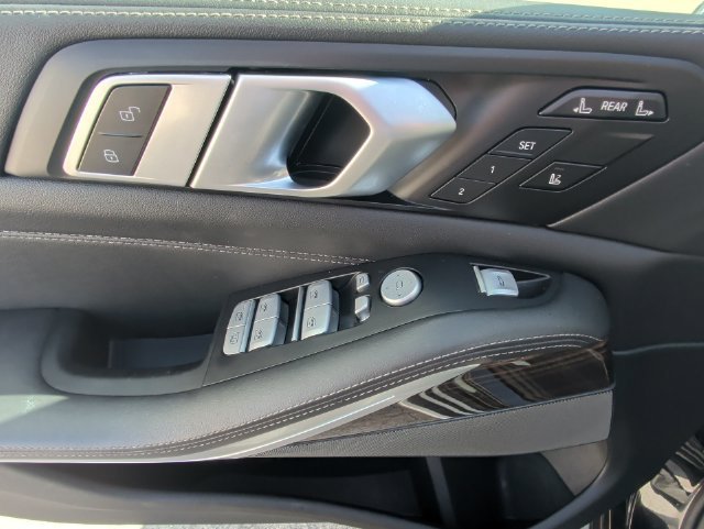 2025 BMW X7 40i - Photo 33