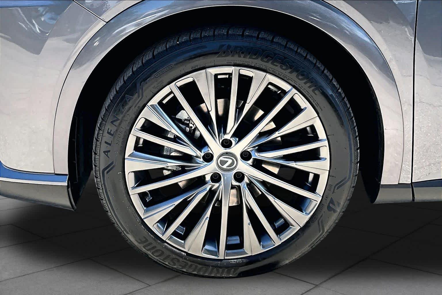 Used 2023 Nebula Gray Pearl Lexus Luxury image 11
