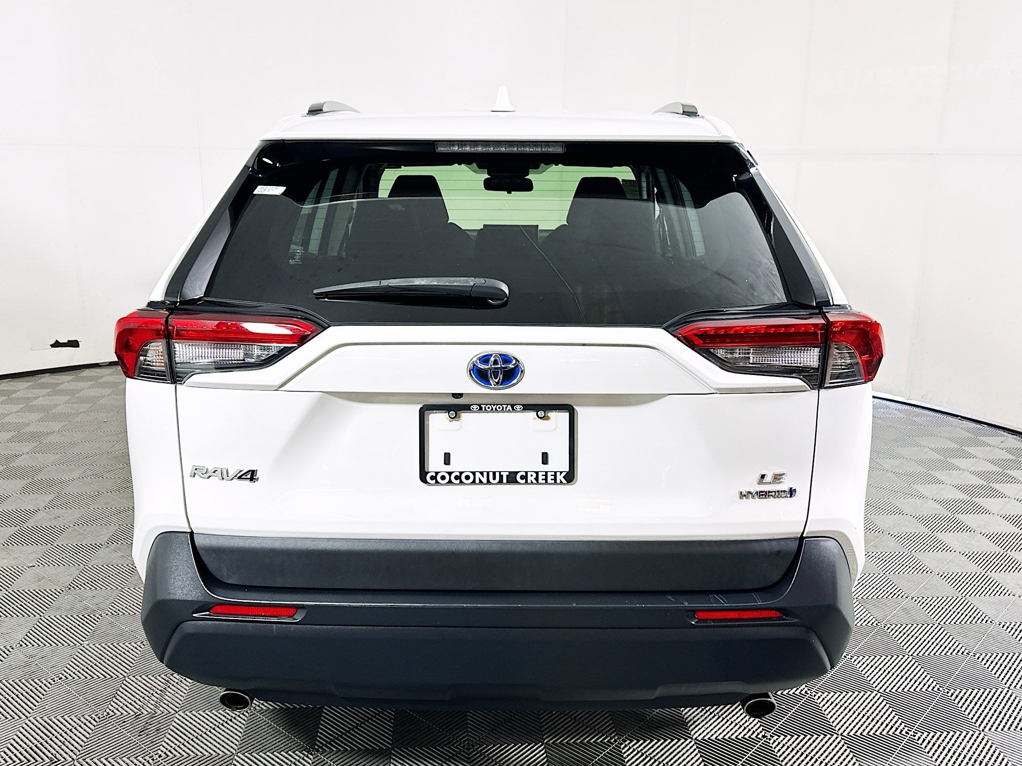 2022 Toyota RAV4 thumbnail 6