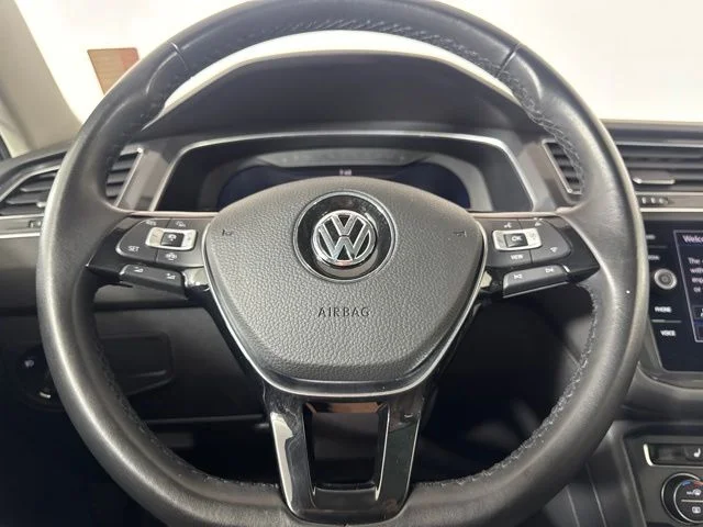 Used 2019 White Volkswagen 2.0T SEL image 19