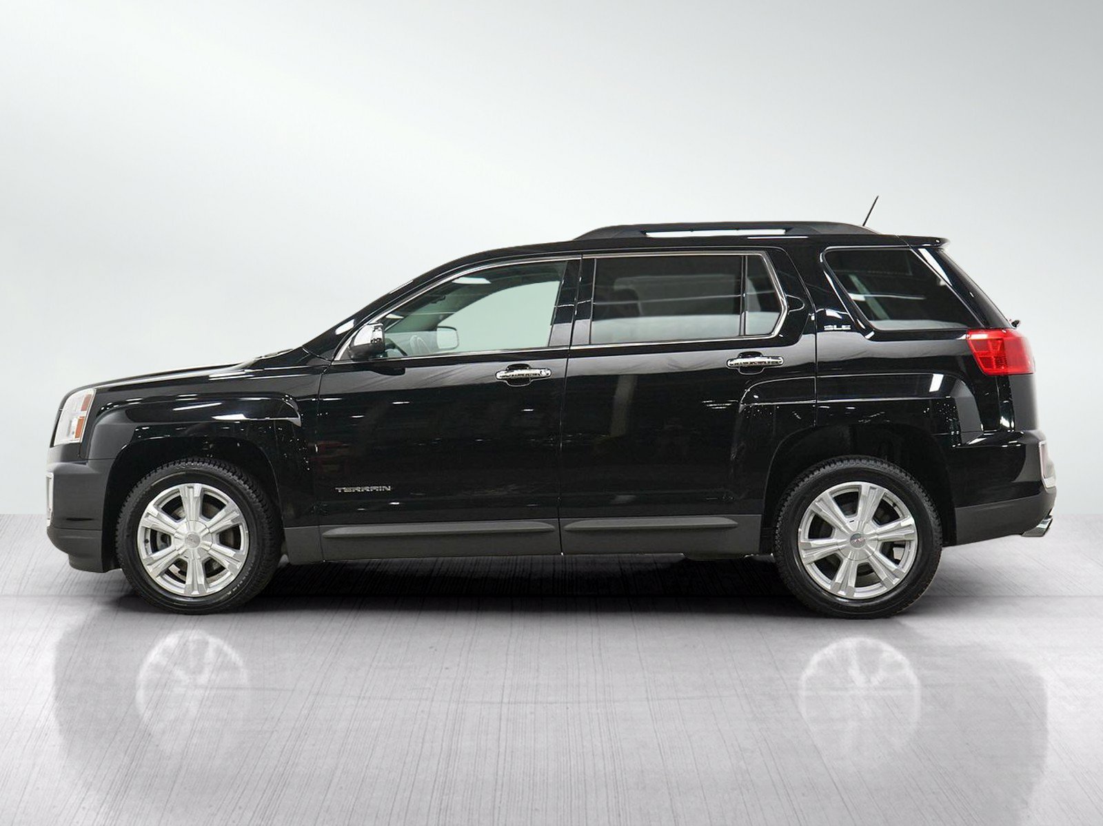 Used 2017 GMC Terrain SLE-2 with VIN 2GKFLTEK8H6324611 for sale in Burnsville, Minnesota