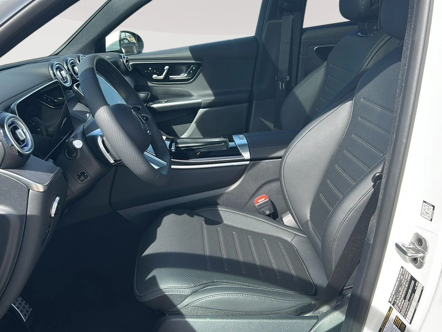 New 2026 Polar White Mercedes-Benz GLC 300 image 13