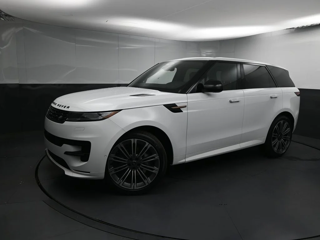 Certified Used 2025 White Land Rover Dynamic SE image 4