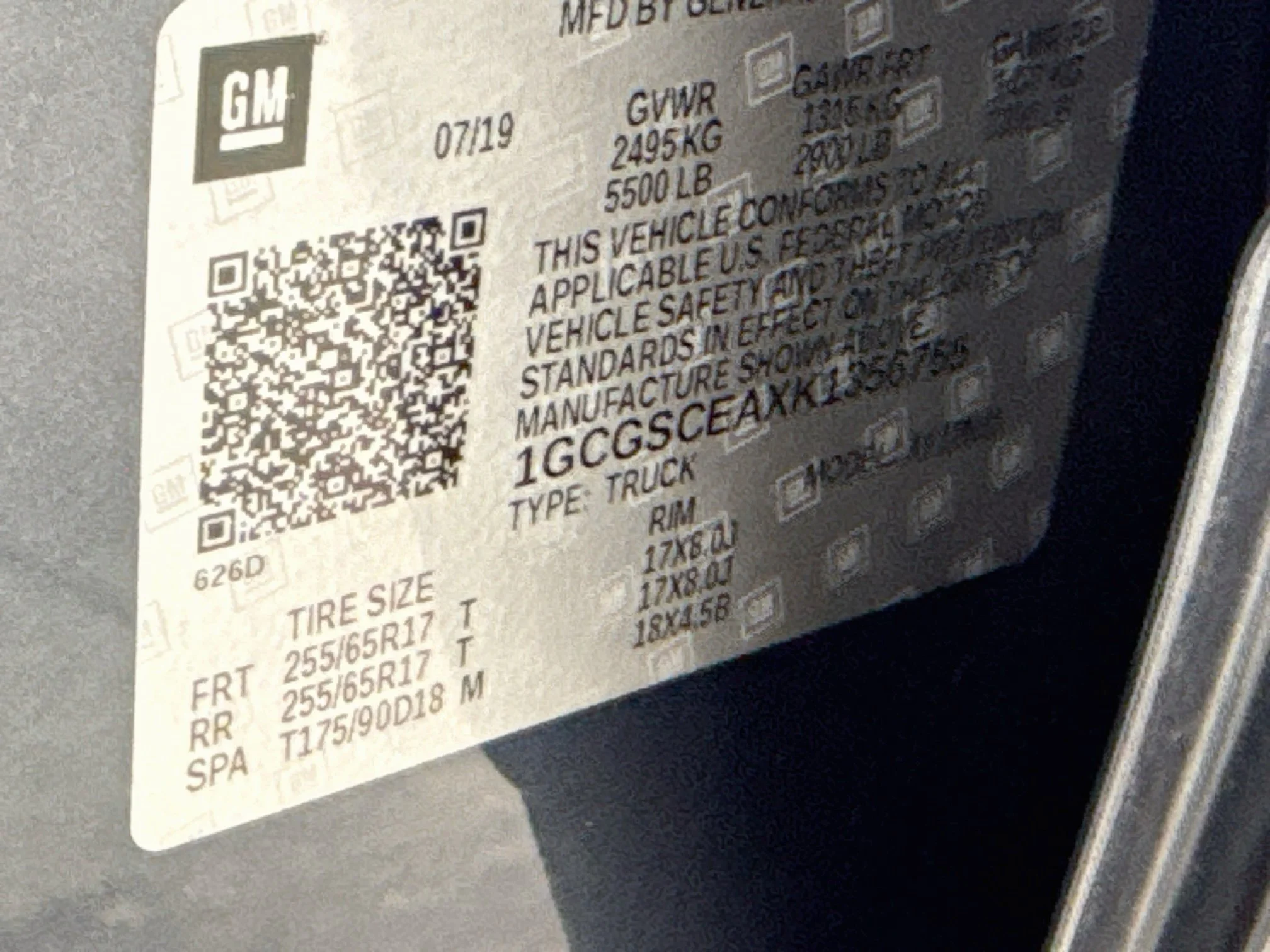 Used 2019 SHADOW GRAY METALLIC Chevrolet 2WD LT image 31