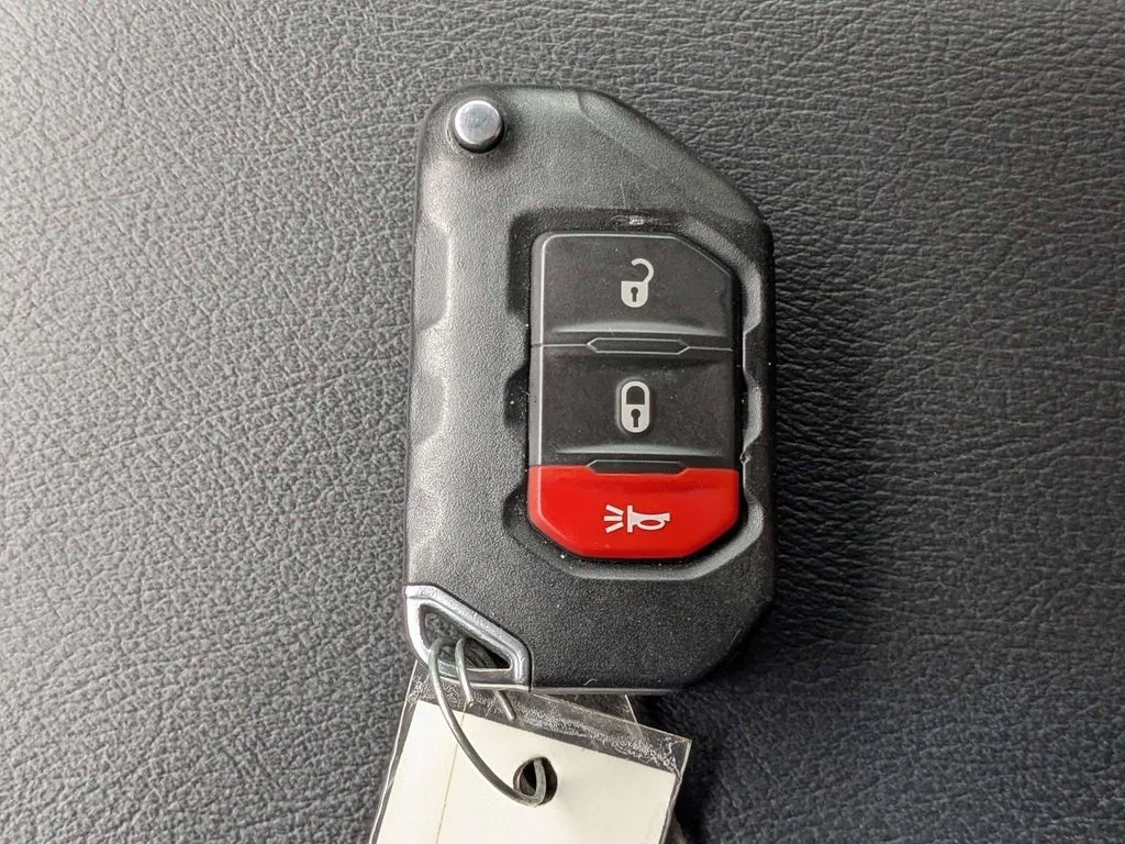 Used 2023 Gray Jeep Sahara image 28