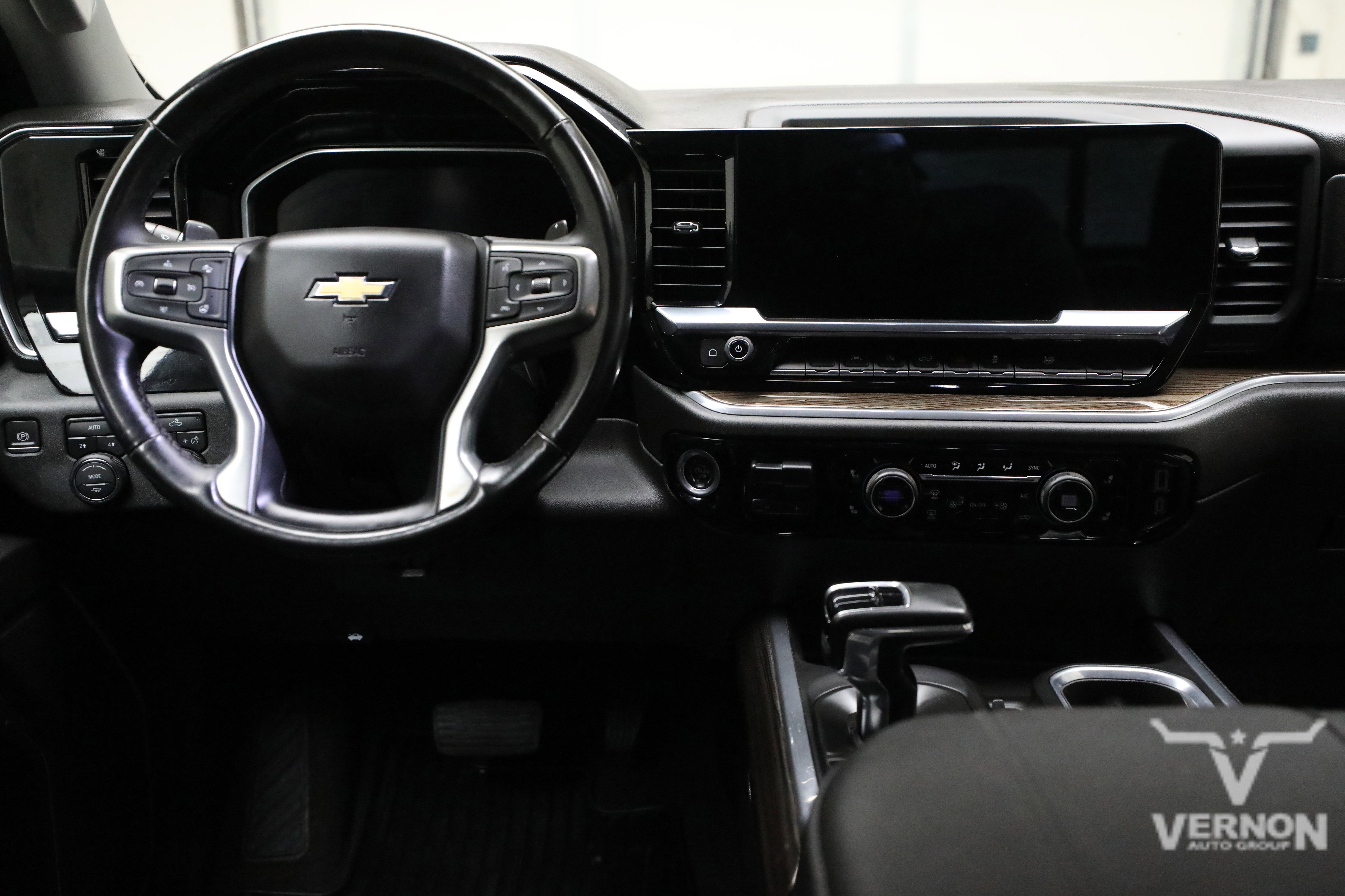 Used 2023 Black Chevrolet Y image 19