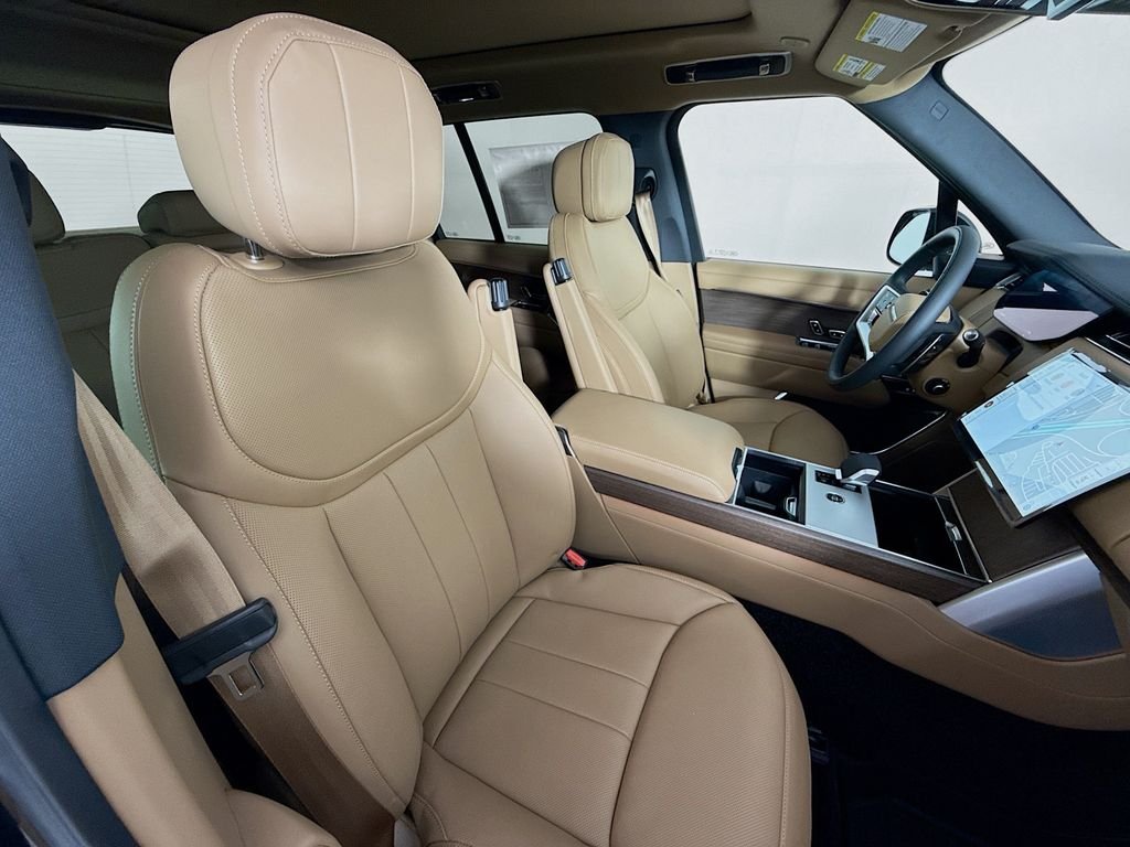 New 2026 Santorini Black Land Rover SE image 28